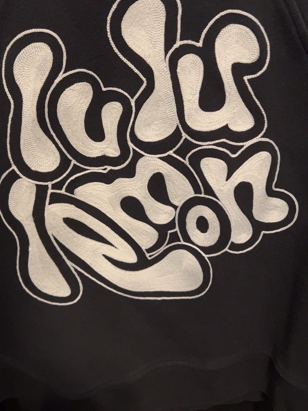 EUC- Lululemon Black Graphic Oversized Embroidered Cropped Scuba sz M/L - Picture 2 of 5